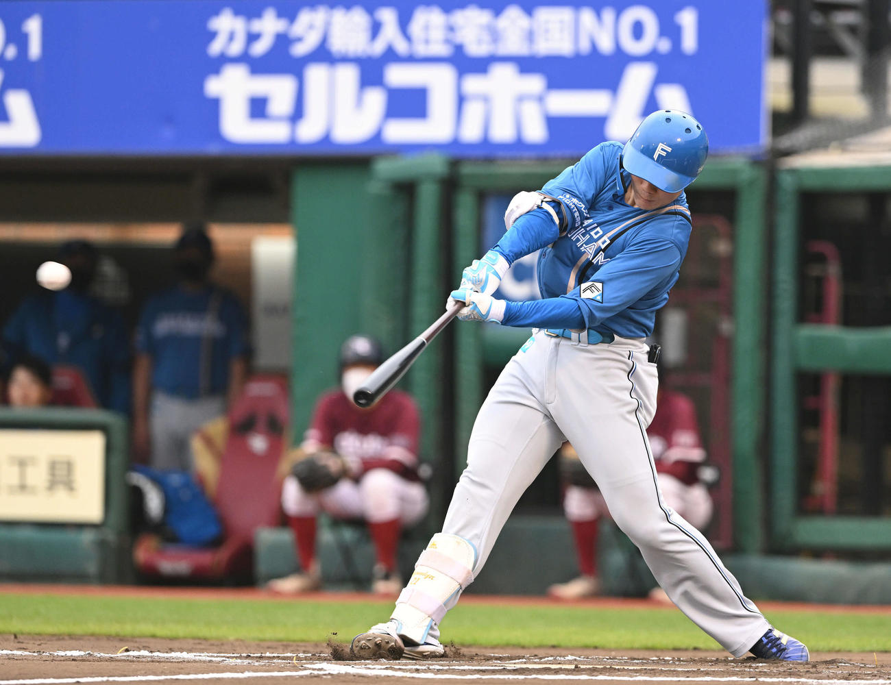 楽天対日本ハム　6回表日本ハム1死二塁、清宮は適時二塁打を放つ（撮影・滝沢徹郎）