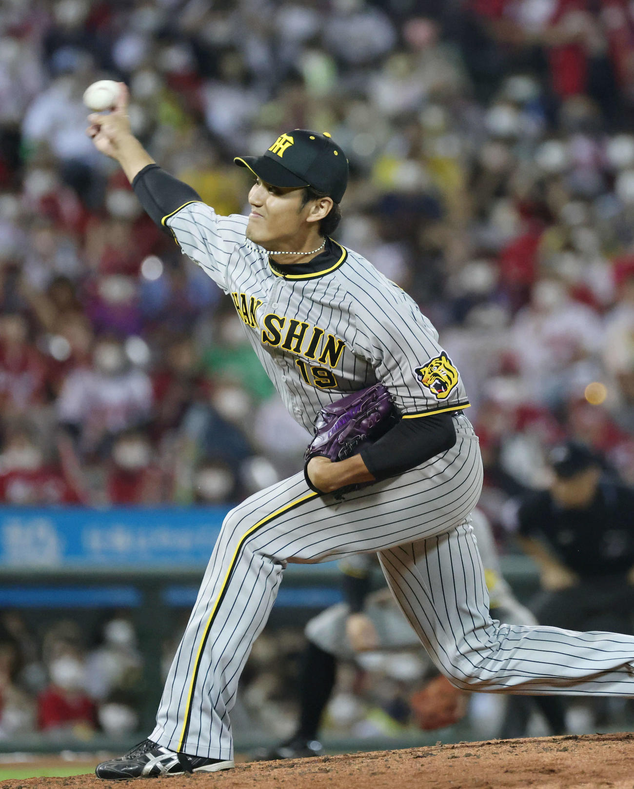 広島対阪神　5回裏広島、阪神3番手の藤浪（撮影・加藤孝規）