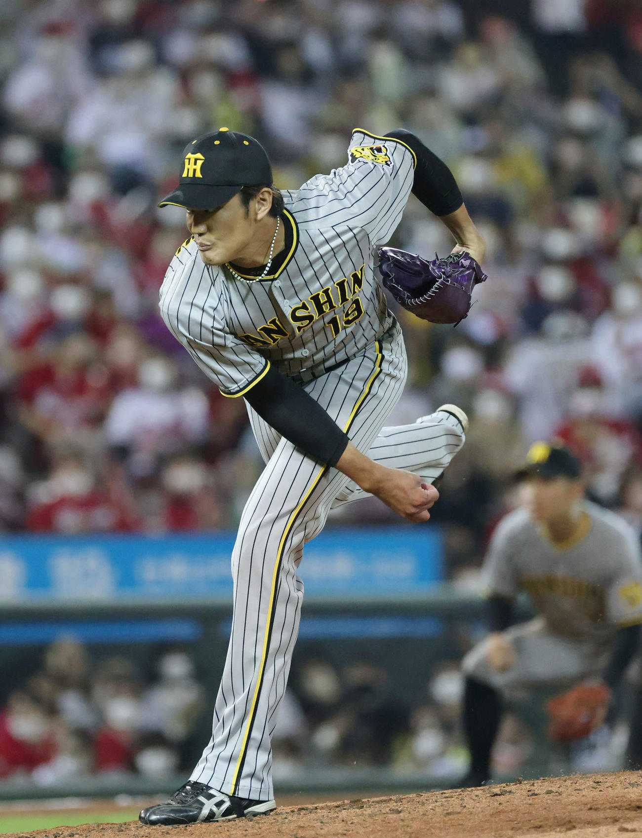 広島対阪神　5回裏広島、阪神3番手の藤浪（撮影・加藤孝規）