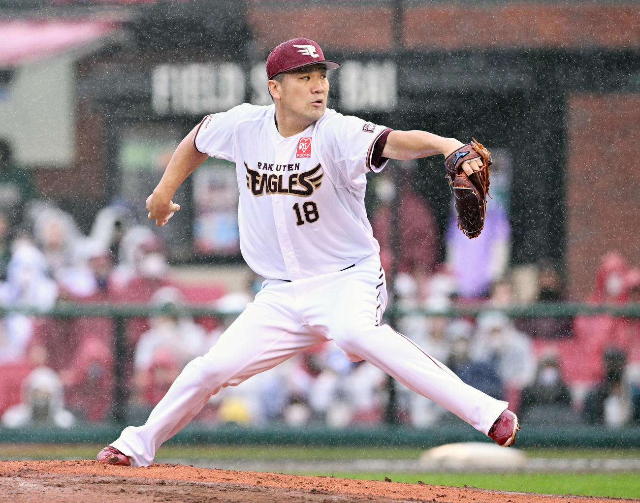 楽天対オリックス　楽天先発の田中将（撮影・滝沢徹郎）