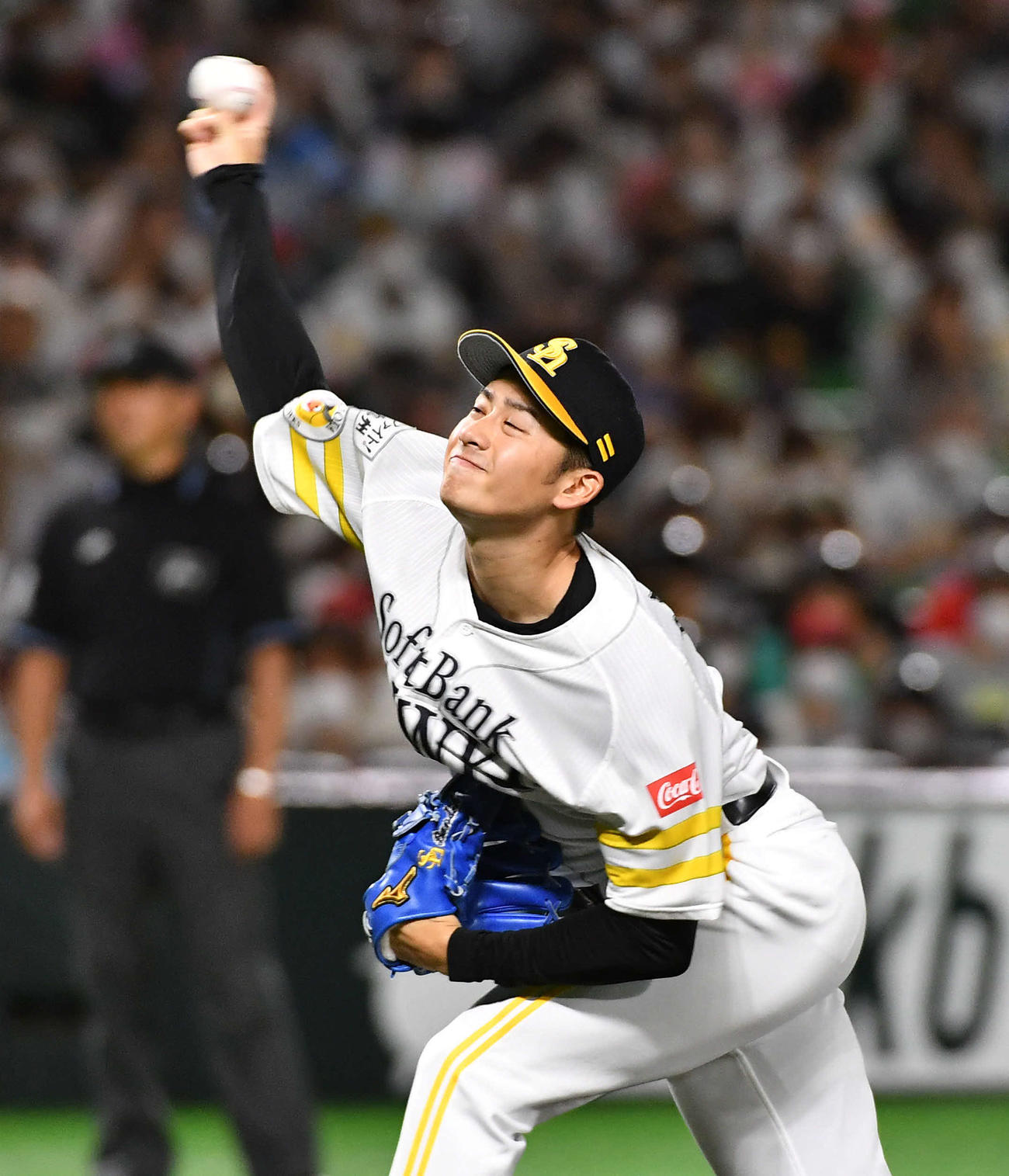 ソフトバンク対ロッテ　プロ初完封勝利を挙げるソフトバンク先発の板東（撮影・岩下翔太）