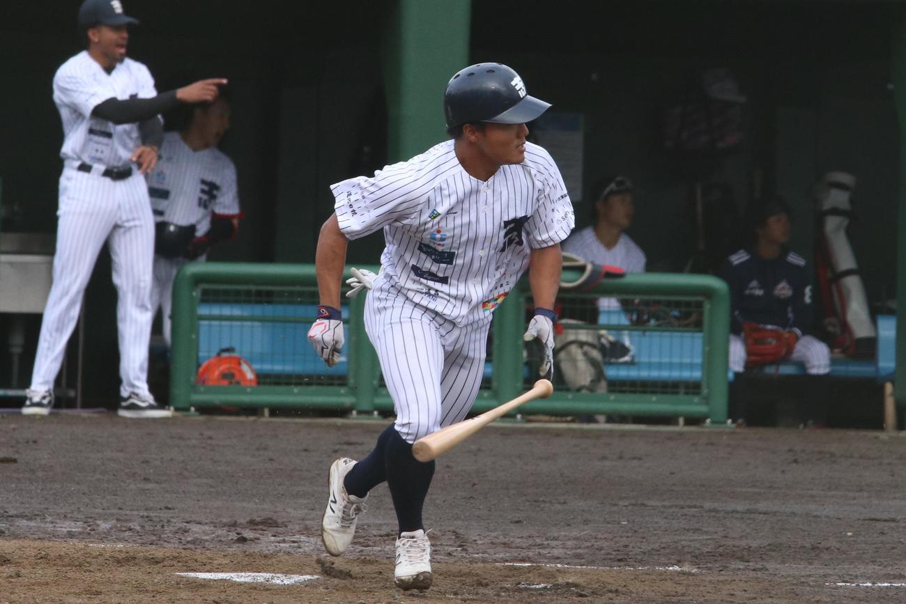 この日2安打3打点を挙げた士別の佐藤（撮影・石井翔太）