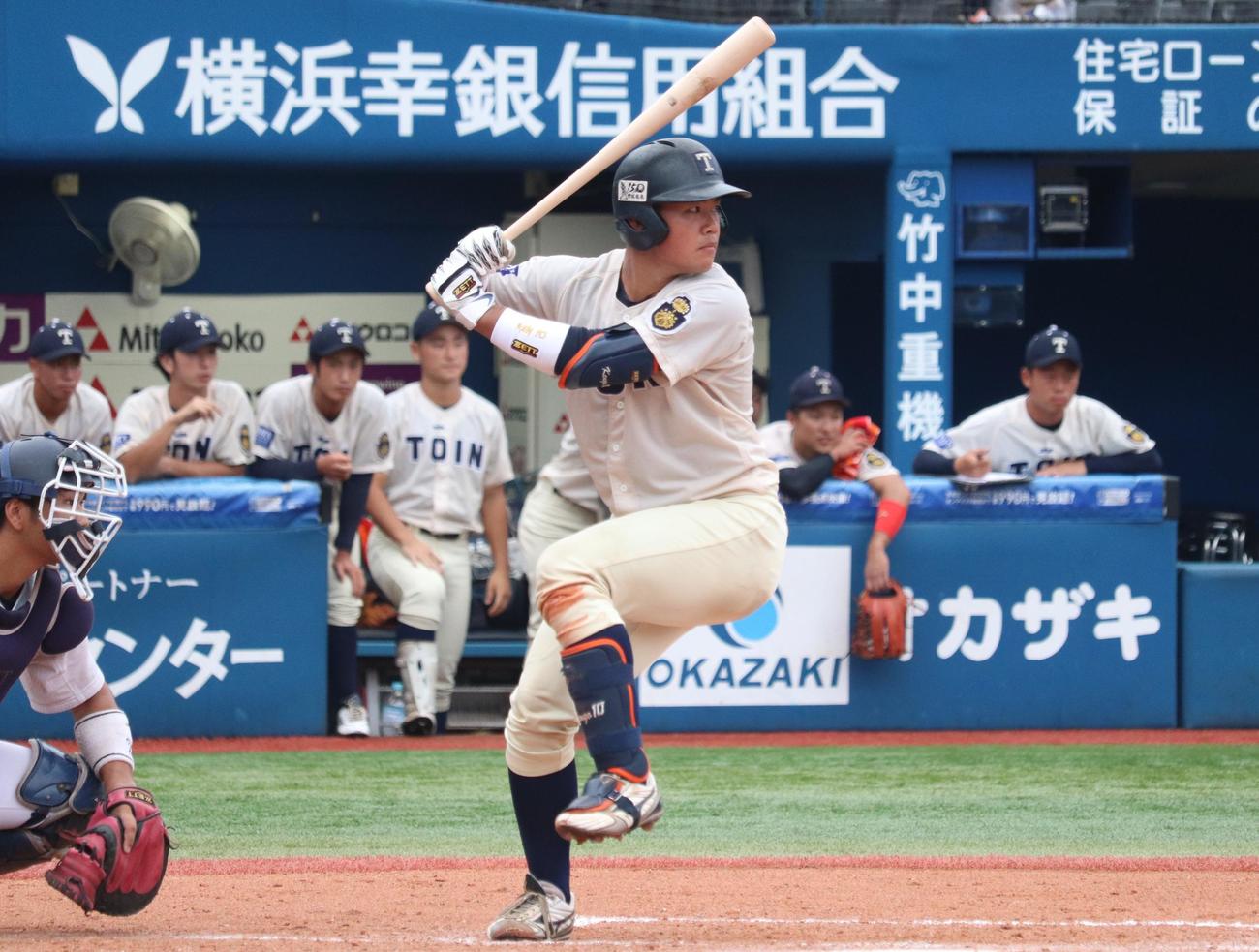 桐蔭横浜大対神奈川工大　6回表桐蔭横浜大無死、打席に臨む3番の吉田賢吾（撮影・阿部泰斉）