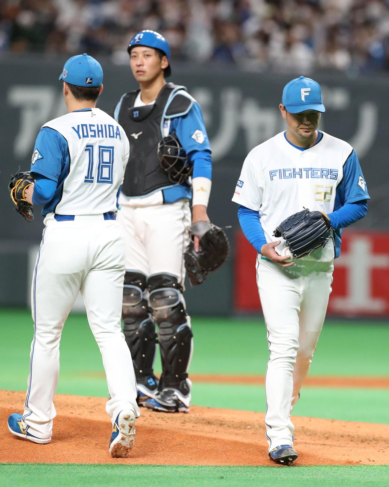 日本ハム対西武　5回途中で降板する池田（撮影・佐藤翔太）