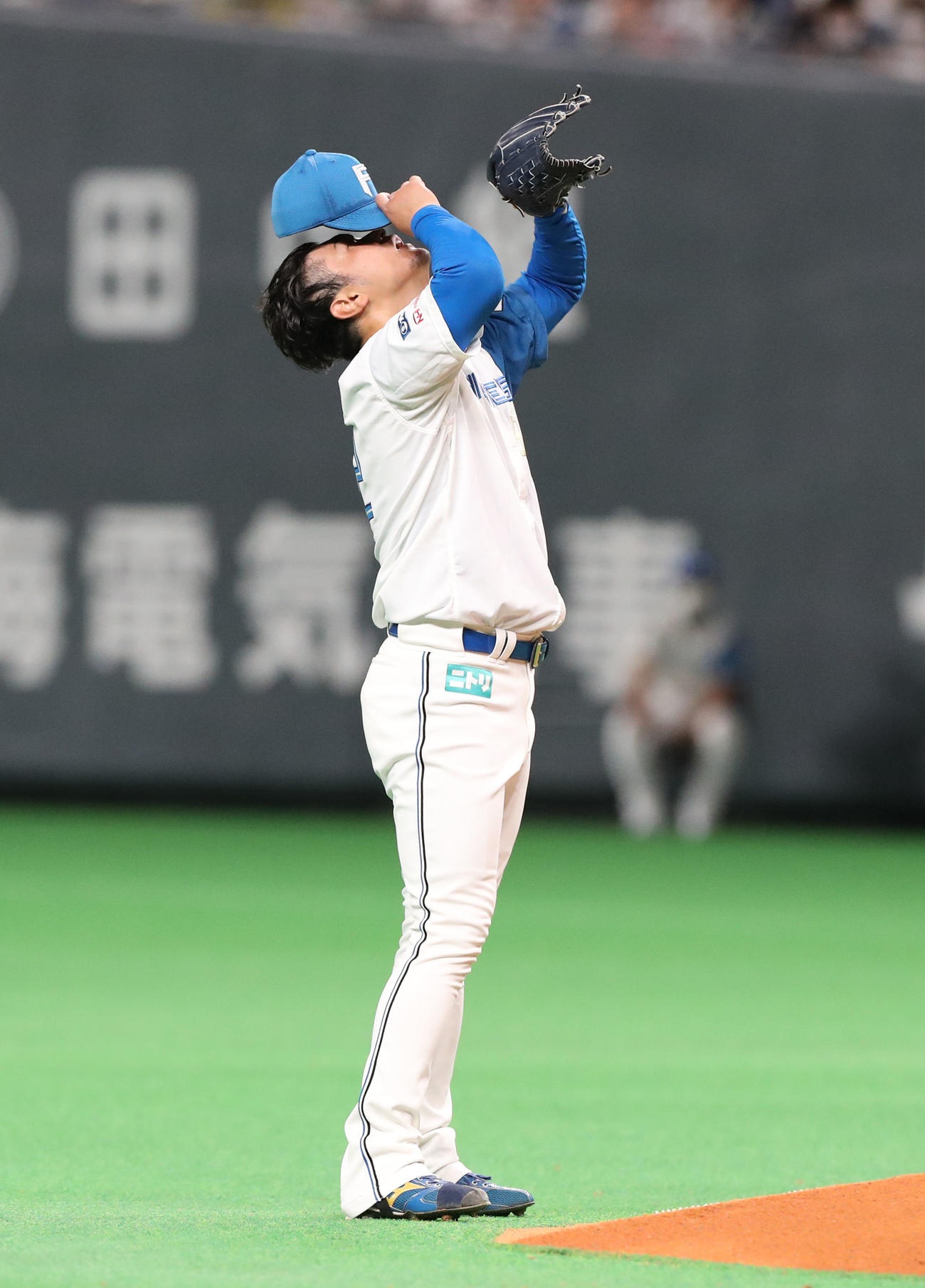 日本ハム対西武　4回裏日本ハム2死一、二塁、鈴木に先制となる適時二塁打を浴びる池田（撮影・佐藤翔太）