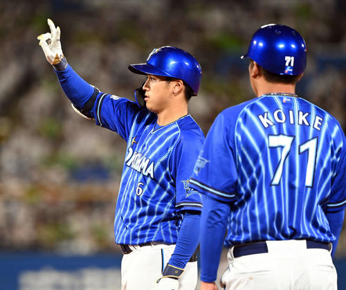 丸山和郁のサヨナラ打でヤクルト２連覇達成 ｍ２ヤクルト ２位dena ライブ詳細 プロ野球ライブ速報写真ニュース 日刊スポーツ