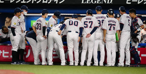 丸山和郁のサヨナラ打でヤクルト２連覇達成 ｍ２ヤクルト ２位dena ライブ詳細 プロ野球ライブ速報写真ニュース 日刊スポーツ