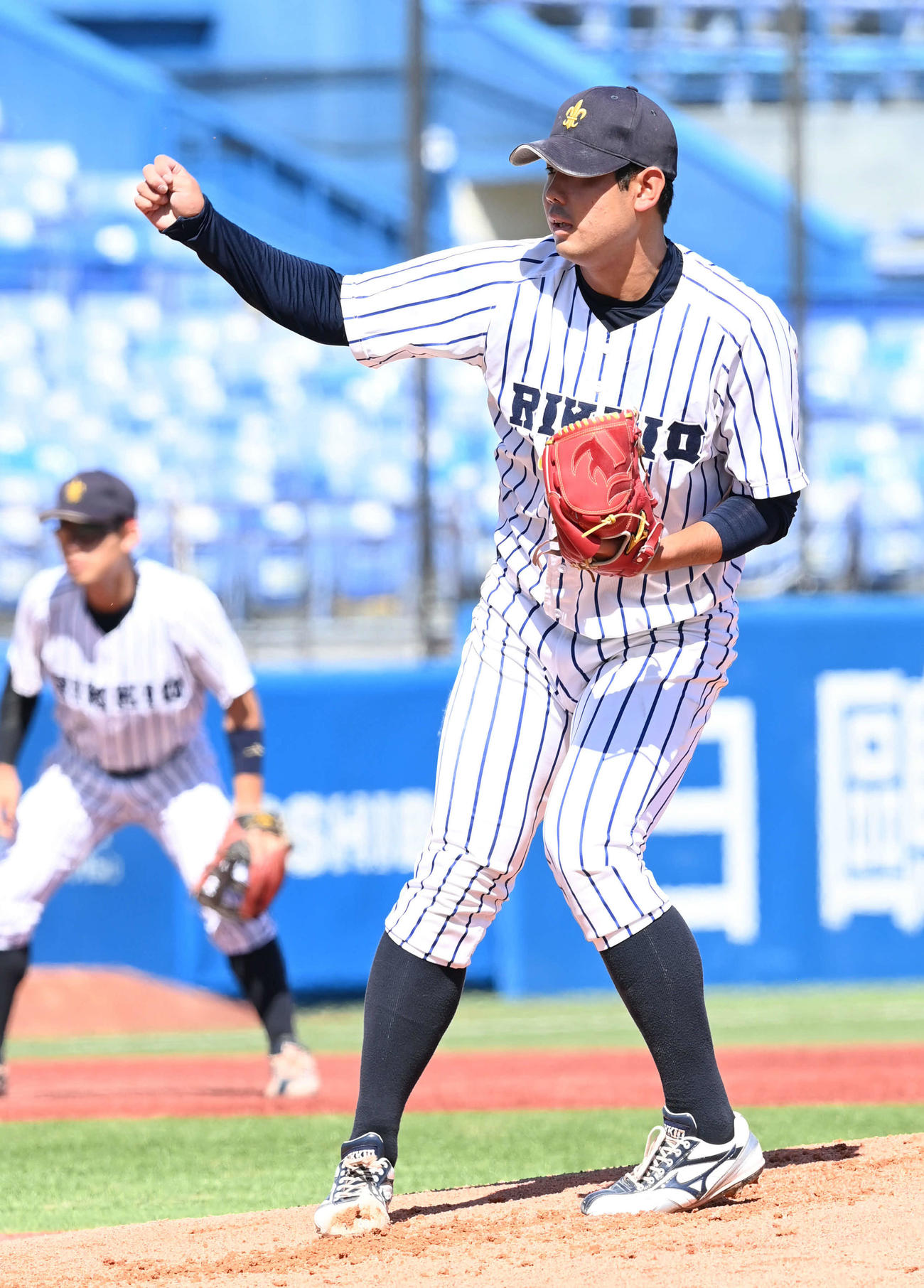 立大対慶大　力投する立大先発の池田（撮影・山崎安昭）