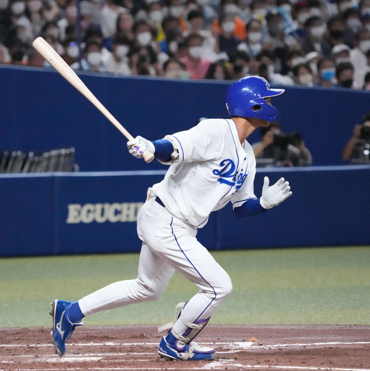 2回裏中日2死一、三塁、中前先制適時打を放つ土田龍空（撮影・森本幸一）