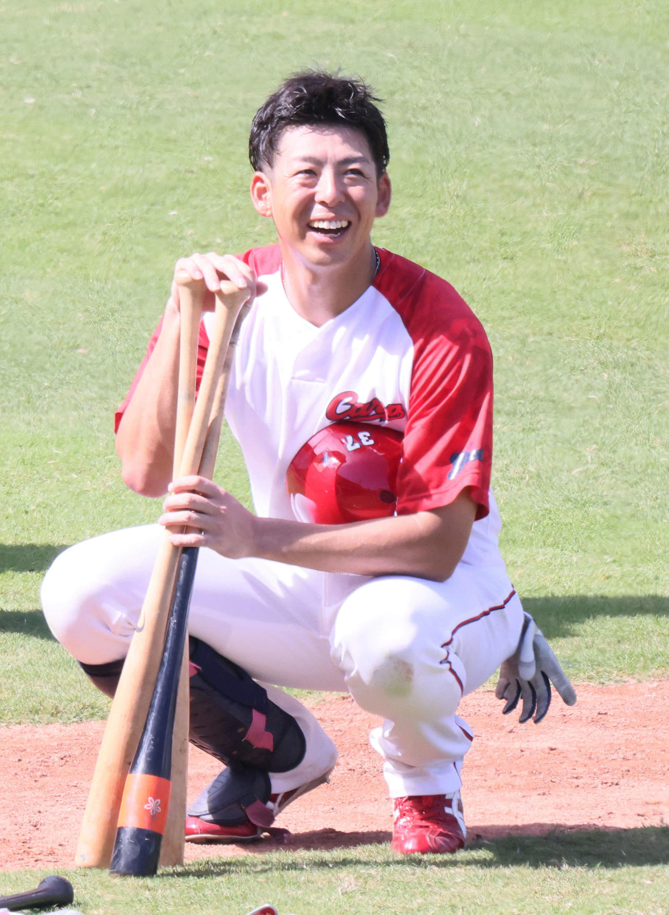 広島全体練習　居残り打撃練習をした野間（撮影・加藤孝規）