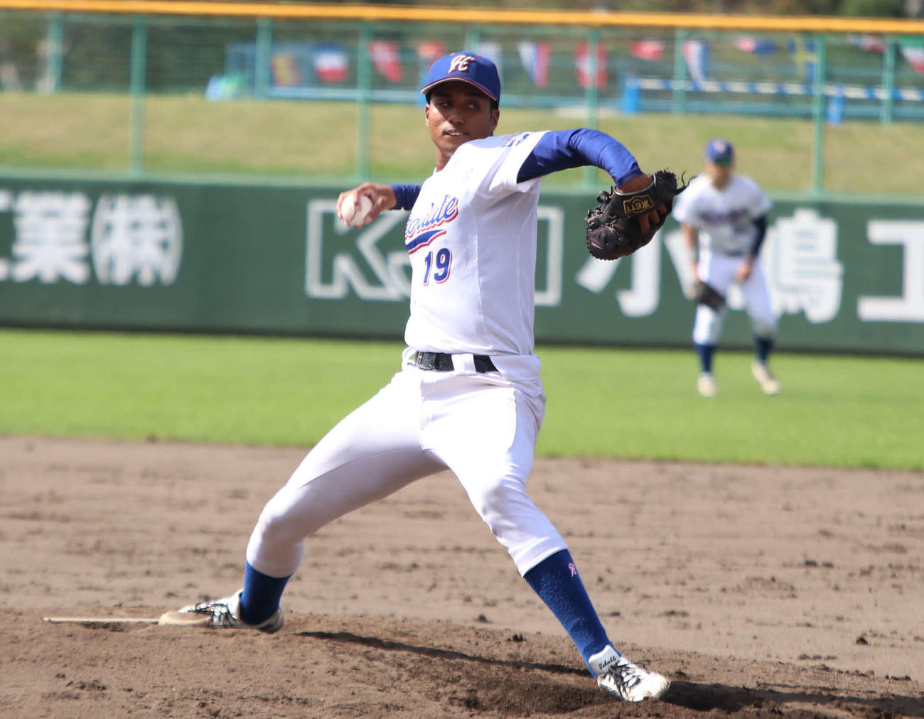 東農大北海道対函館大　2番手で登板した函館大・竹下（撮影・山崎純一）