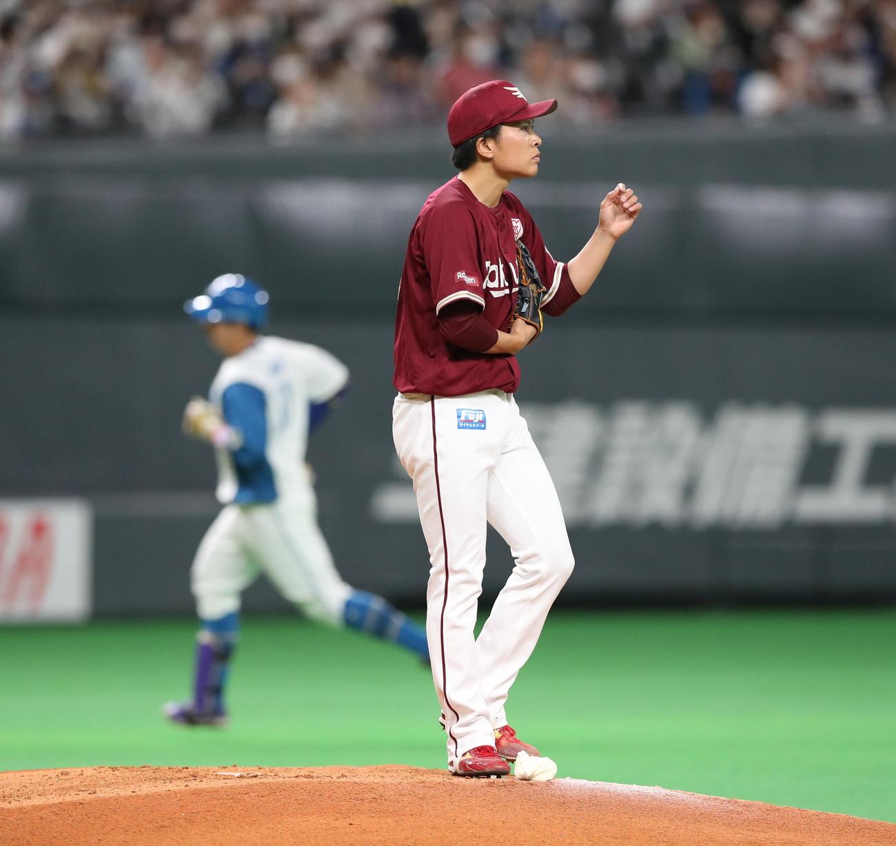 日本ハム対楽天　3回裏日本ハム1死、宇佐見に右越え本塁打を浴びる早川（撮影・黒川智章）