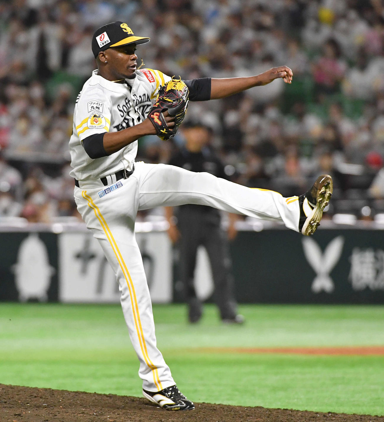 ソフトバンク対ロッテ　9回表から登板した、ソフトバンク6番手のモイネロ（撮影・岩下翔太）