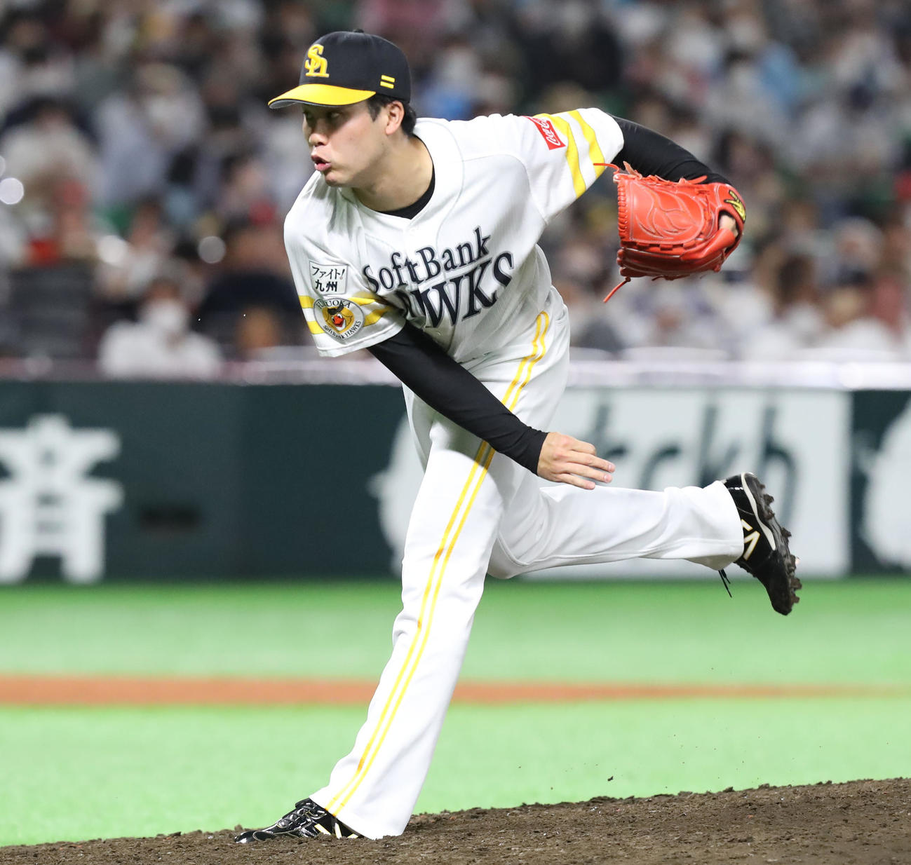 ソフトバンク対ロッテ　8回表から登板した藤井（撮影・屋方直哉）