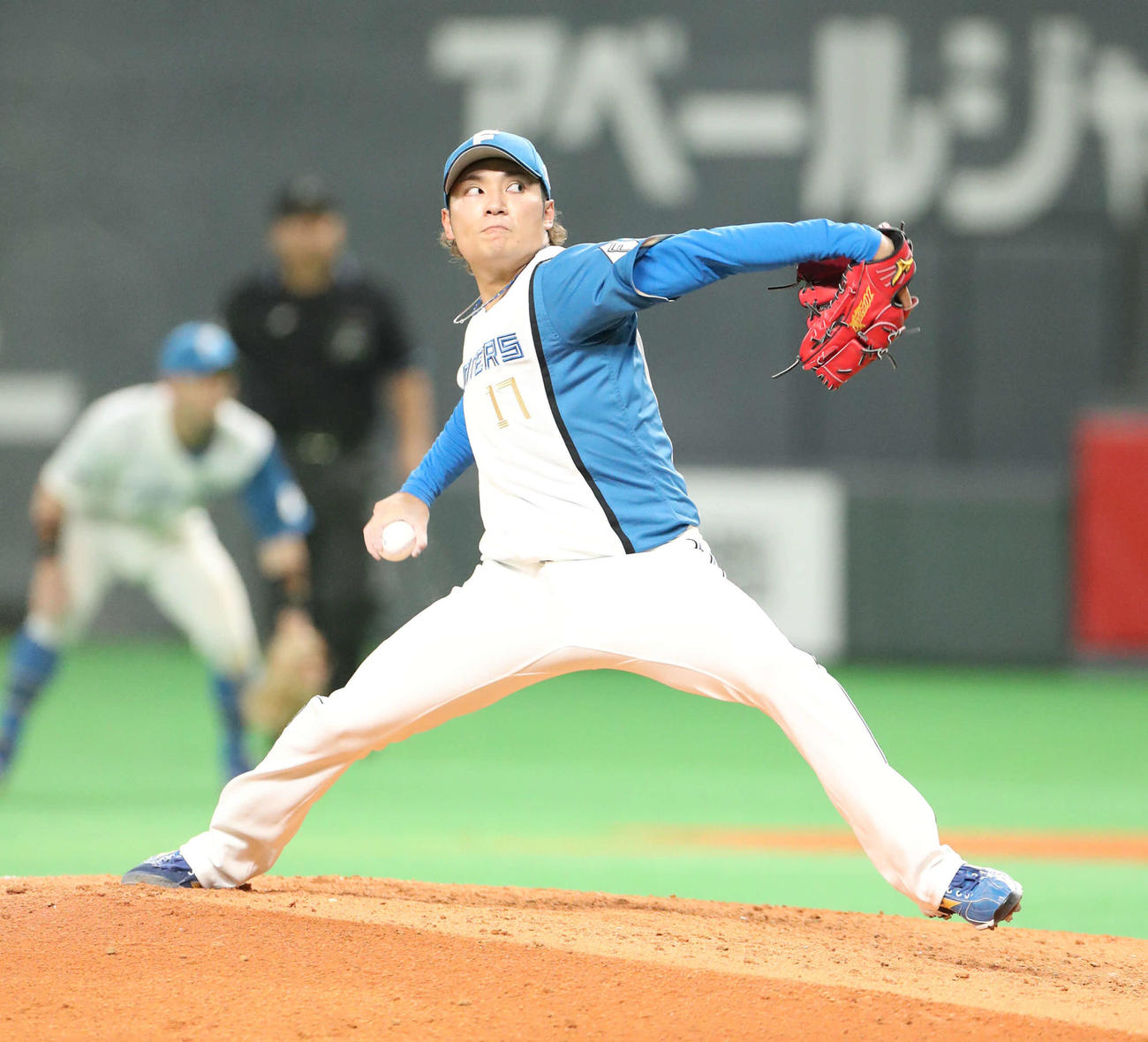 日本ハム対楽天　日本ハム2番手の伊藤（撮影・佐藤翔太）