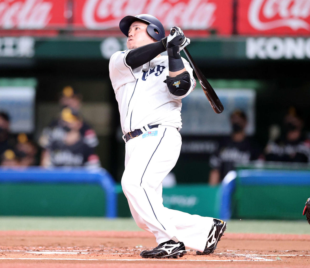 西武対ソフトバンク　1回裏西武2死一塁、山川は左越え2点本塁打を放つ（撮影・浅見桂子）