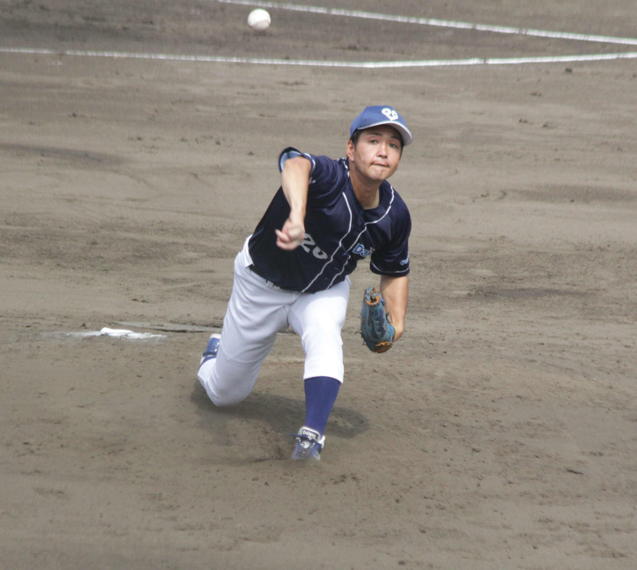 大阪ガス対三菱重工West　今秋ドラフト候補の大阪ガス河野佳投手は先発で5回2失点だった（撮影・酒井俊作）
