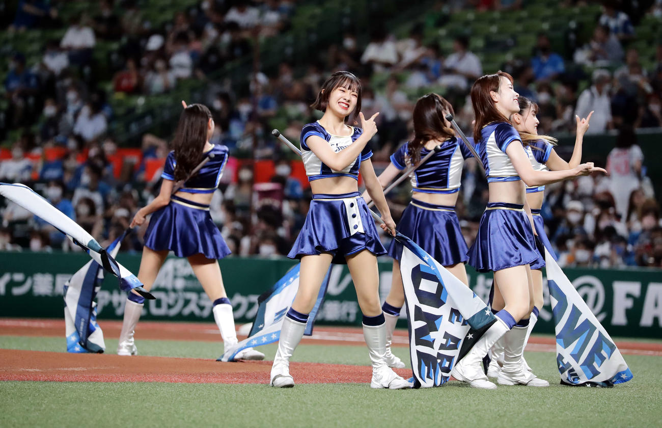 西武の公式パフォーマンスチーム「bluelegends」（ブルーレジェンズ）