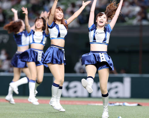 西武の公式パフォーマンスチーム「bluelegends」（ブルーレジェンズ）