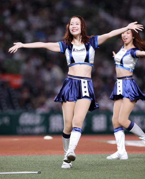 西武の公式パフォーマンスチーム「bluelegends」（ブルーレジェンズ）