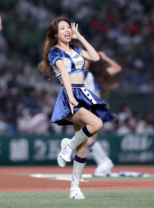 西武の公式パフォーマンスチーム「bluelegends」（ブルーレジェンズ）