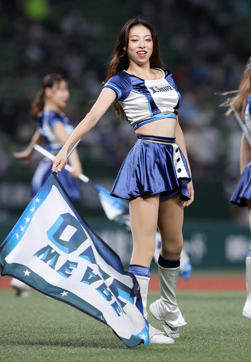 西武の公式パフォーマンスチーム「bluelegends」（ブルーレジェンズ）