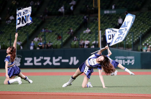 西武の公式パフォーマンスチーム「bluelegends」（ブルーレジェンズ）
