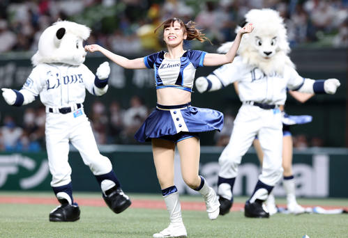 西武の公式パフォーマンスチーム「bluelegends」（ブルーレジェンズ）