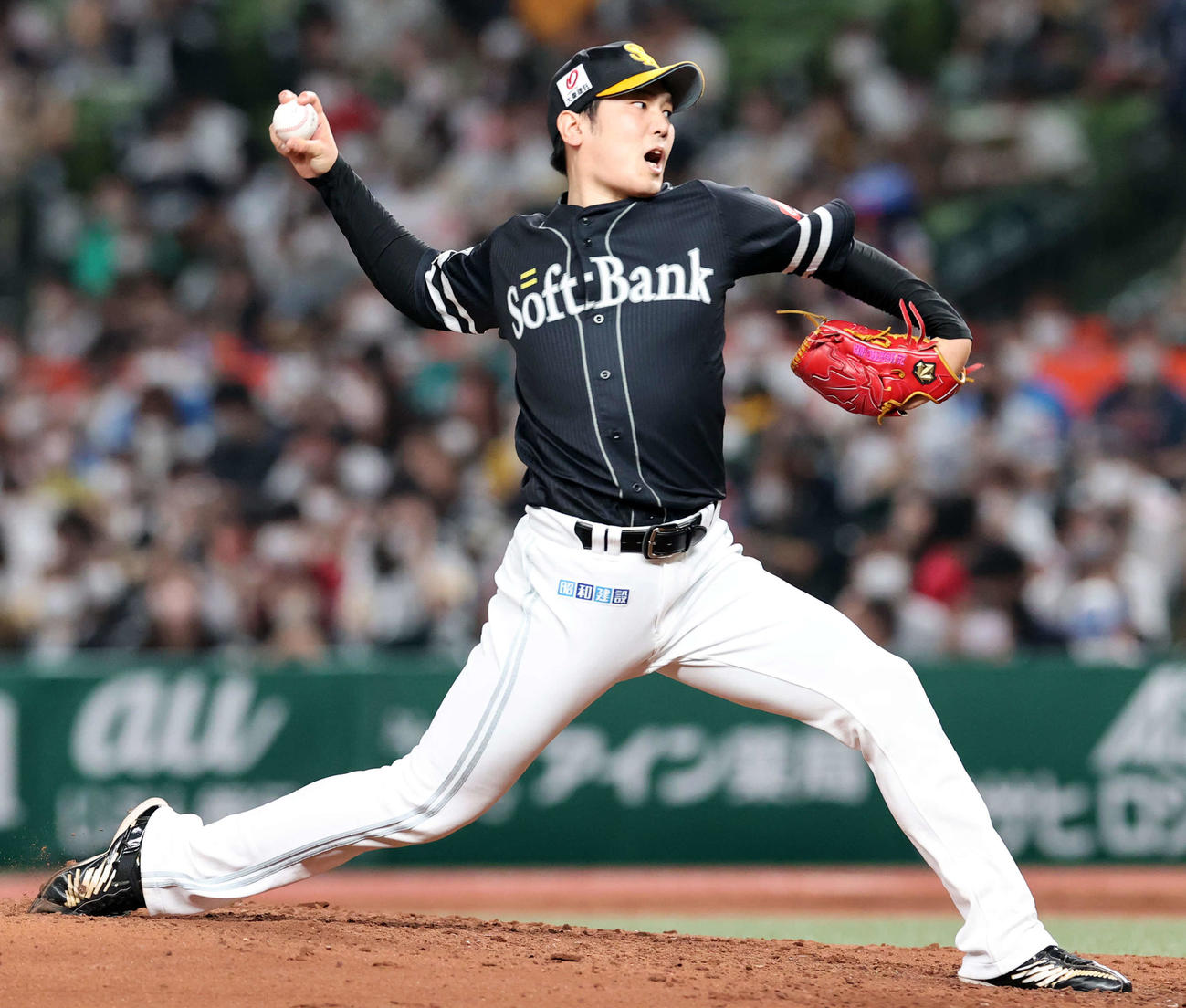西武対ソフトバンク　力投するソフトバンク先発の石川（撮影・浅見桂子）