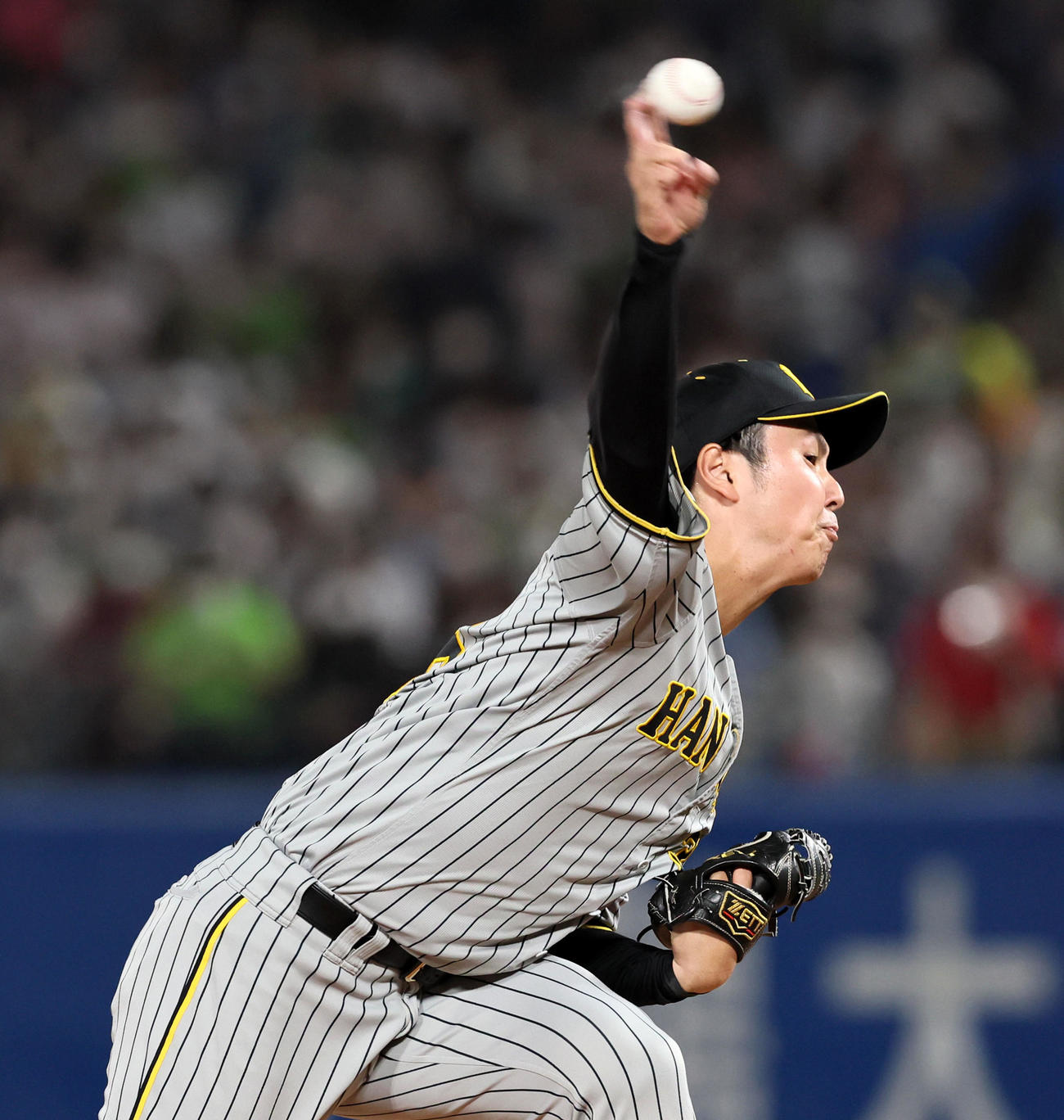 ヤクルト対阪神　7回裏、阪神2番手で登板する浜地（撮影・加藤哉）