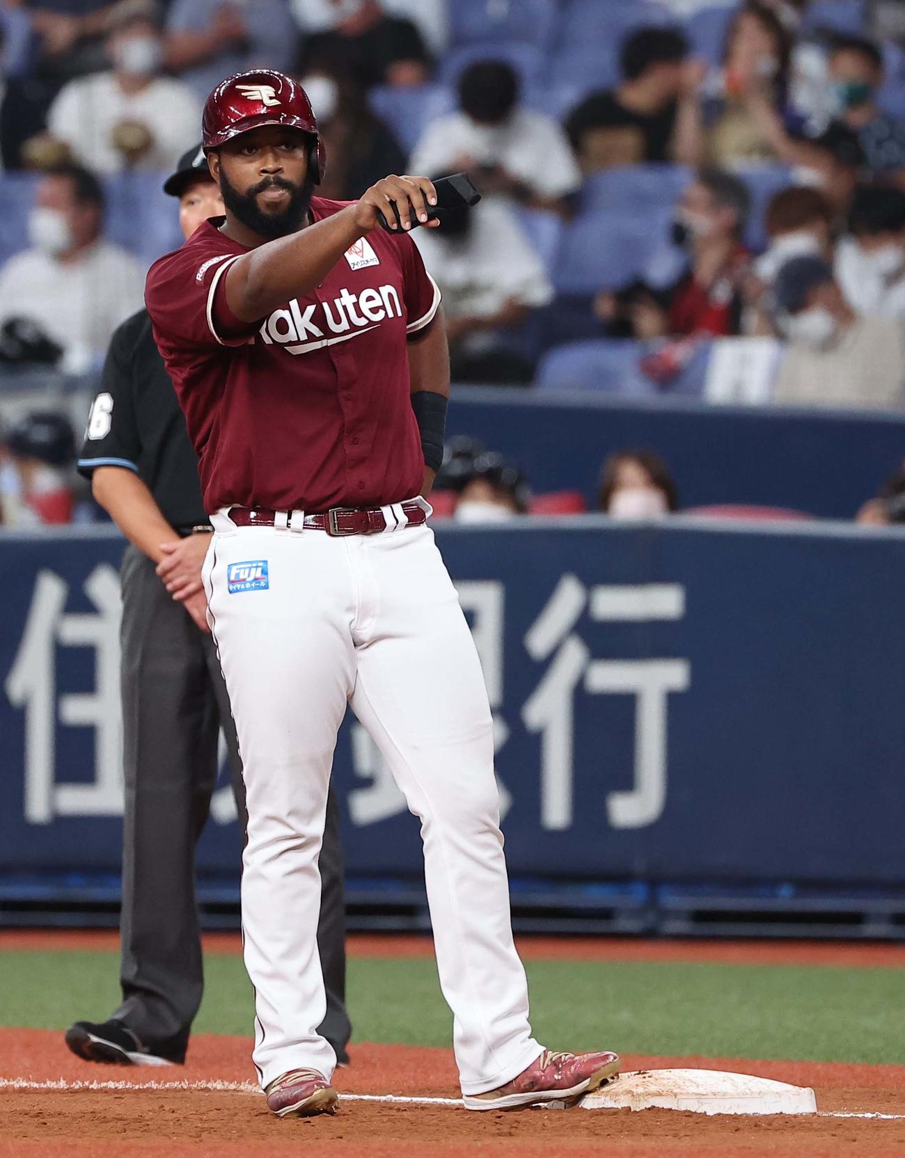 オリックス対楽天　7回表楽天1死二塁、ギッテンスは中前に適時打を放つ（撮影・上田博志）