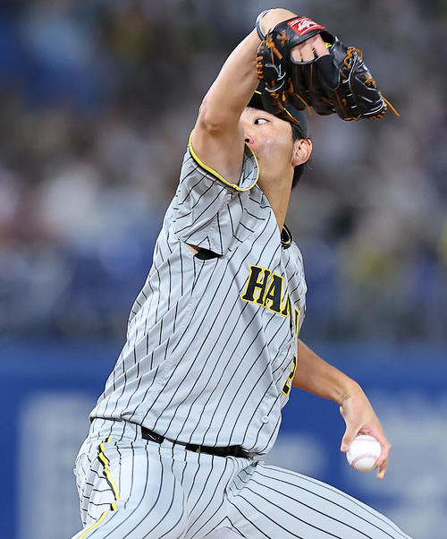 ヤクルト対阪神　力投する阪神先発の伊藤将（撮影・垰建太）
