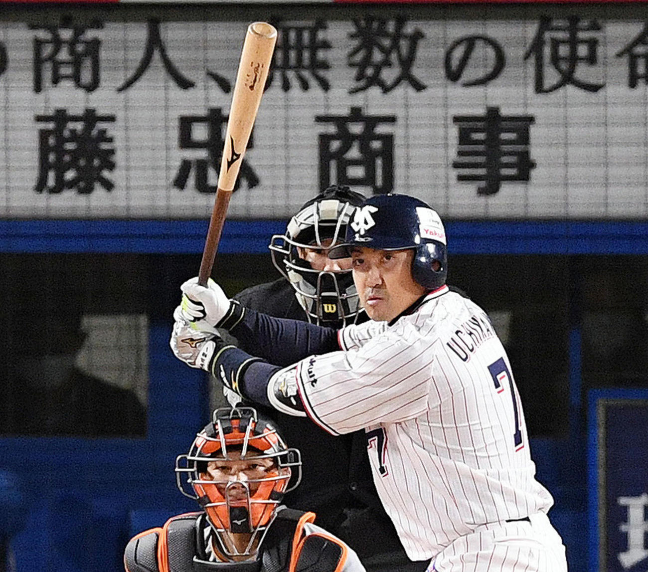 打席に立つヤクルト内川（21年11月撮影）