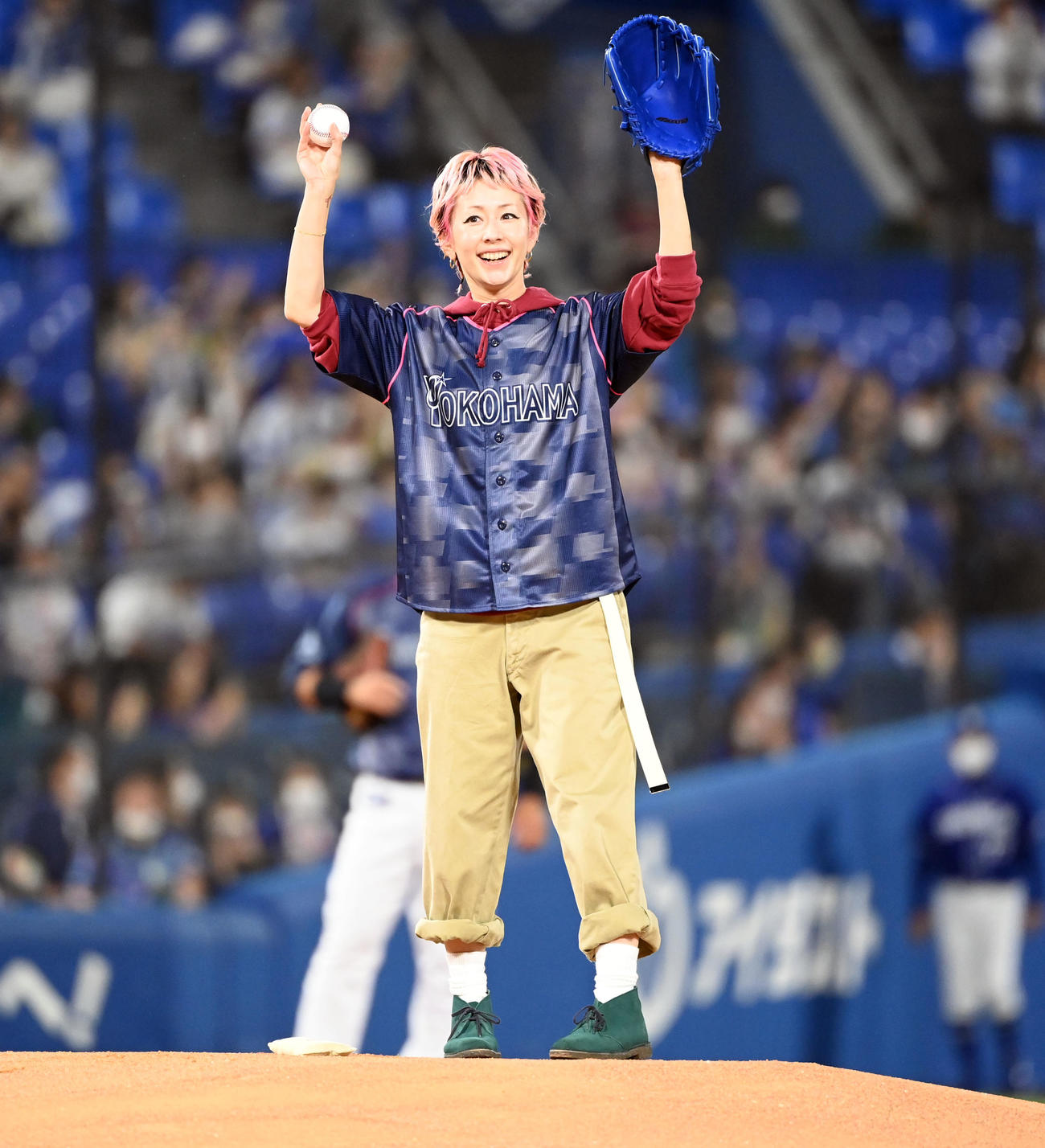 DeNA対中日　始球式を務めた木村カエラ（撮影・たえ見朱実）