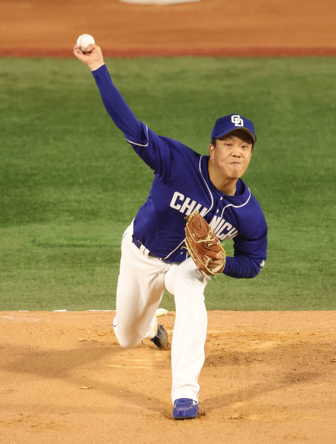 DeNA対中日　力投する中日先発柳（撮影・丹羽敏通）