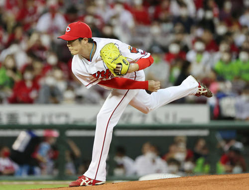 広島対ヤクルト　力投する広島先発の森下（撮影・加藤孝規）