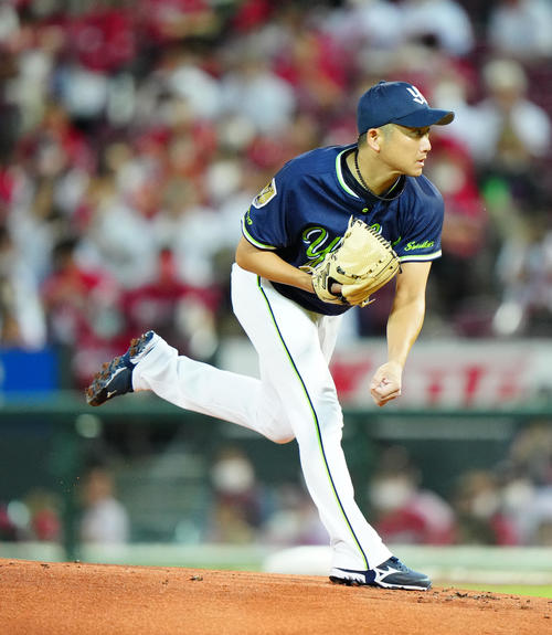 広島対ヤクルト　力投するヤクルト先発の石川（撮影・江口和貴）