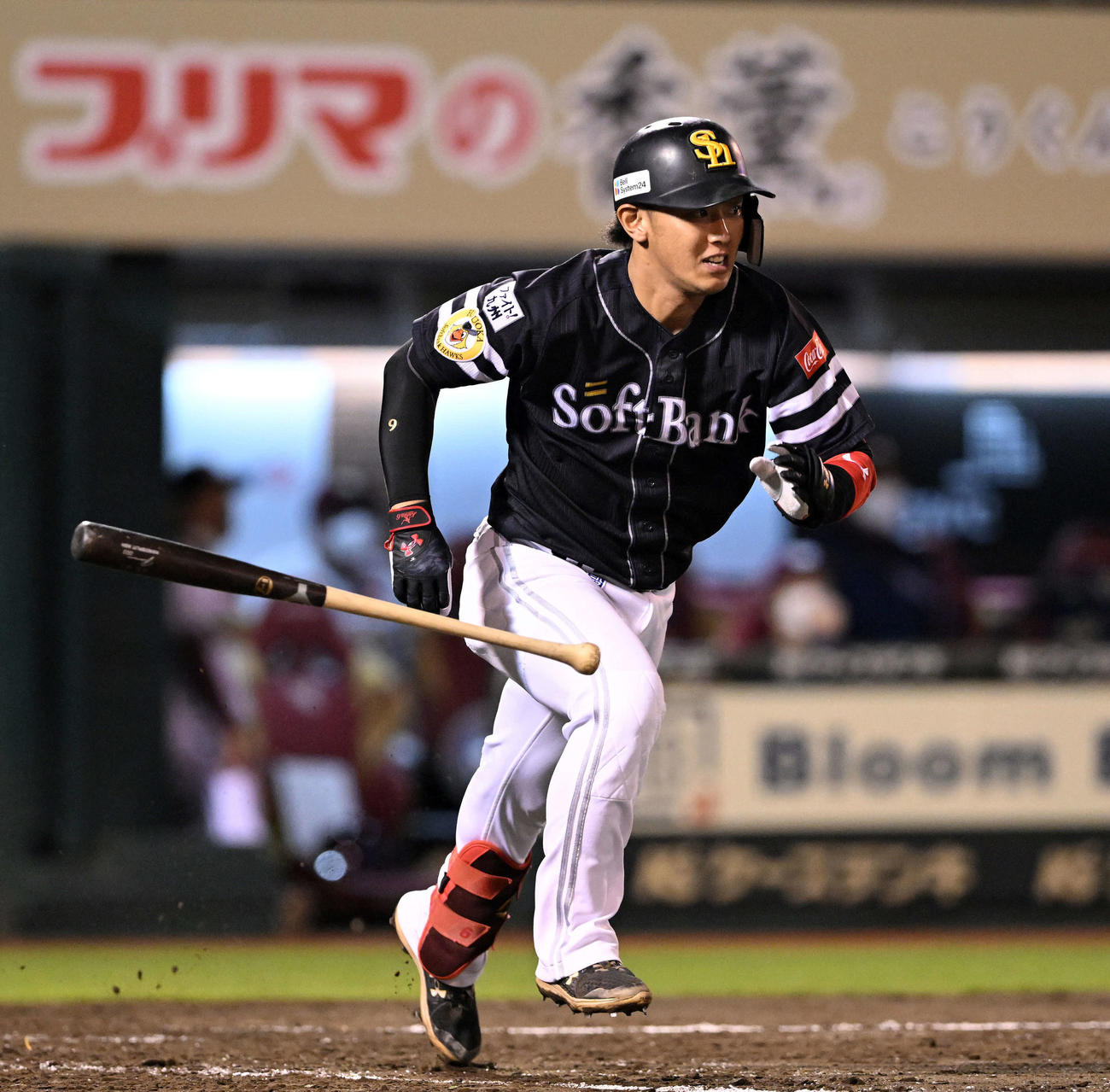 5回表ソフトバンク2死一、三塁、今宮は右前適時打を放つ（撮影・滝沢徹郎）