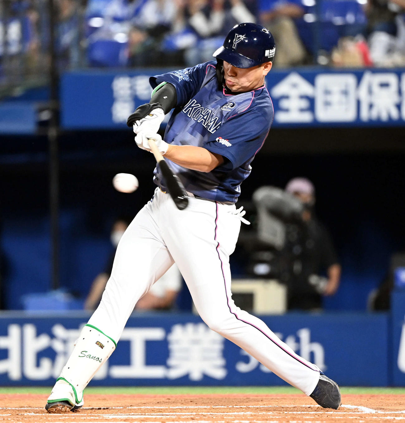 1回裏DeNA2死、三安を放つ佐野（撮影・たえ見朱実）