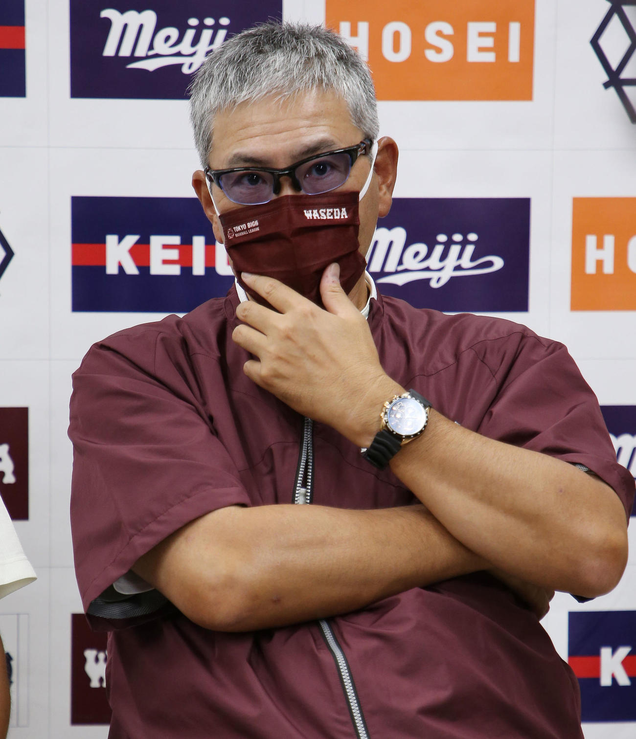 早大対東大　試合後、取材に応じる早大・小宮山監督（撮影・宮地輝）