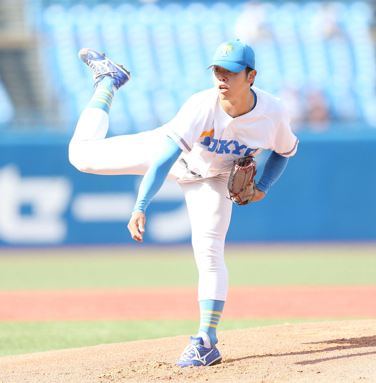 早大対東大　力投する東大先発の井澤（撮影・宮地輝）