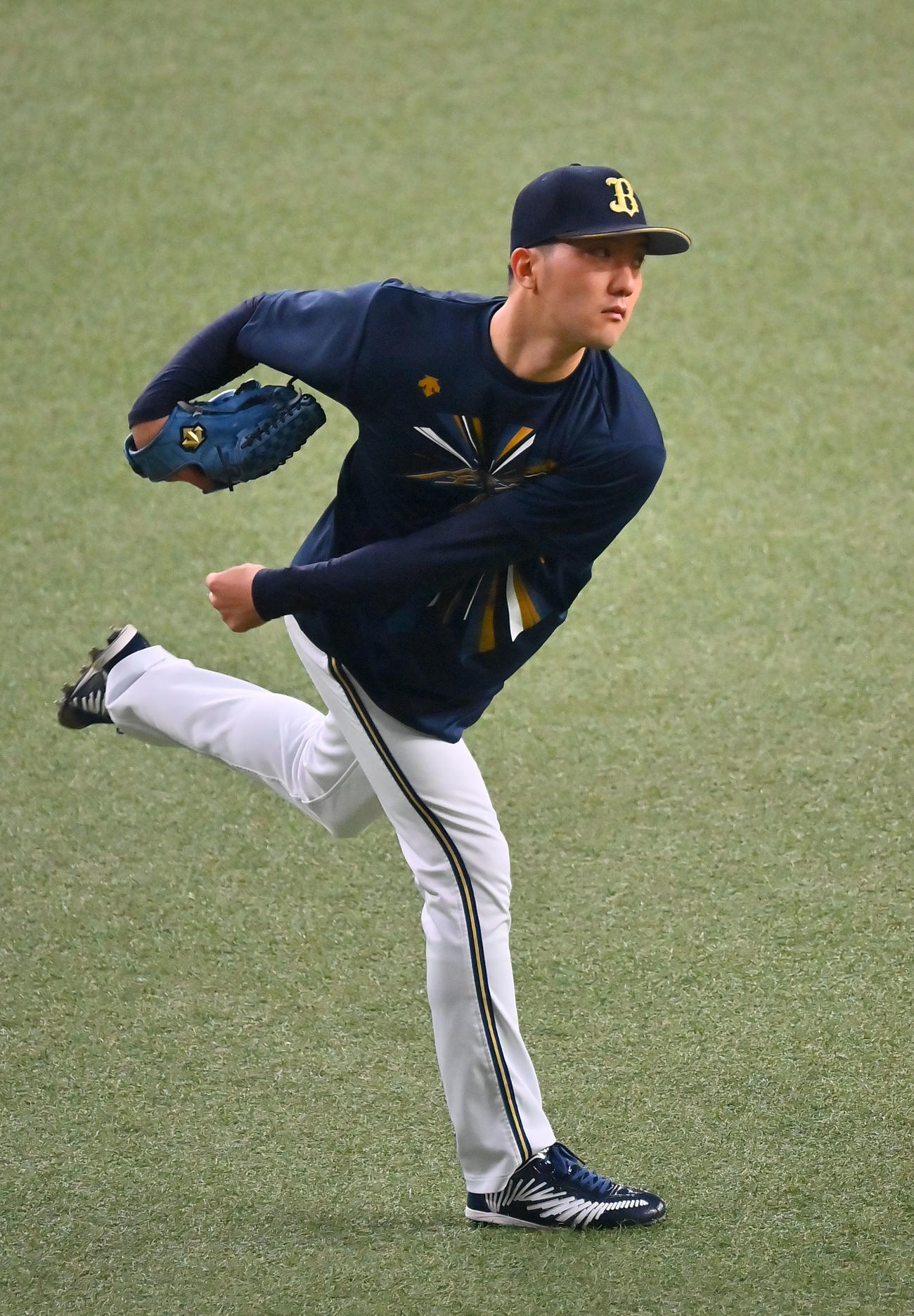 登板を前日に控えキャッチボールで調整するオリックス田嶋（撮影・和賀正仁）