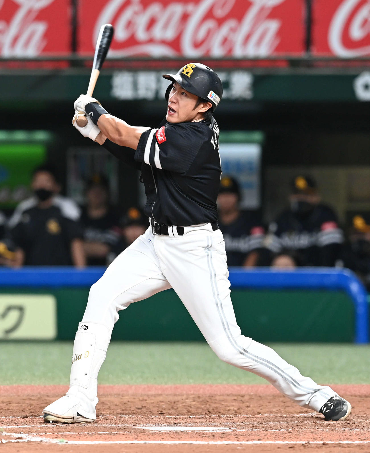 西武対ソフトバンク　9回表ソフトバンク1死、柳田は左越え同点ソロ本塁打を放つ（撮影・山崎安昭）