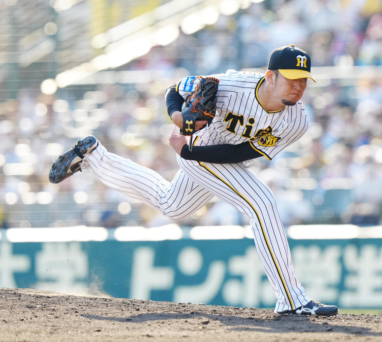 阪神対ヤクルト　阪神5番手の岩貞（撮影・江口和貴）