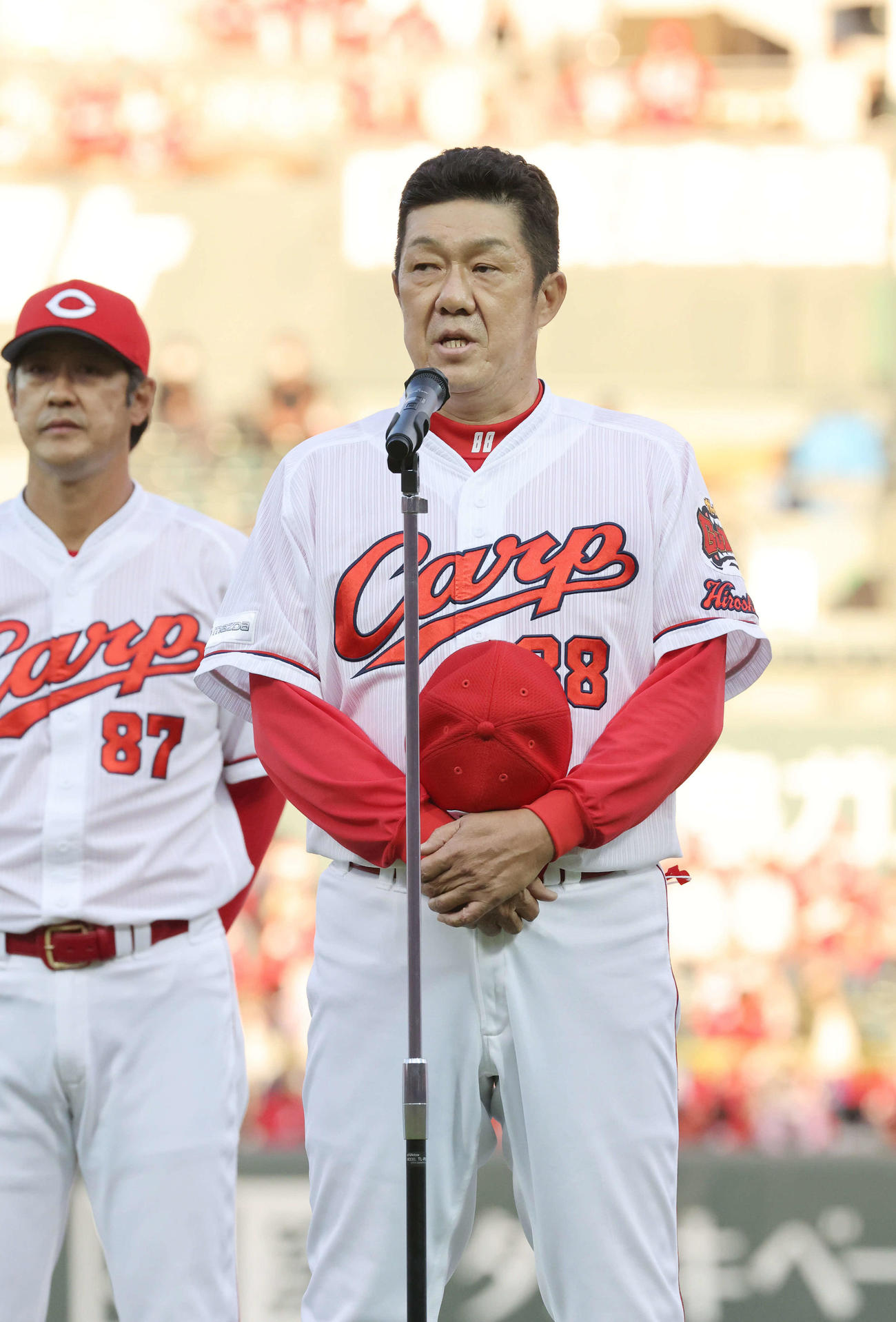 広島対中日　退任のあいさつをする広島佐々岡監督（撮影・加藤孝規）