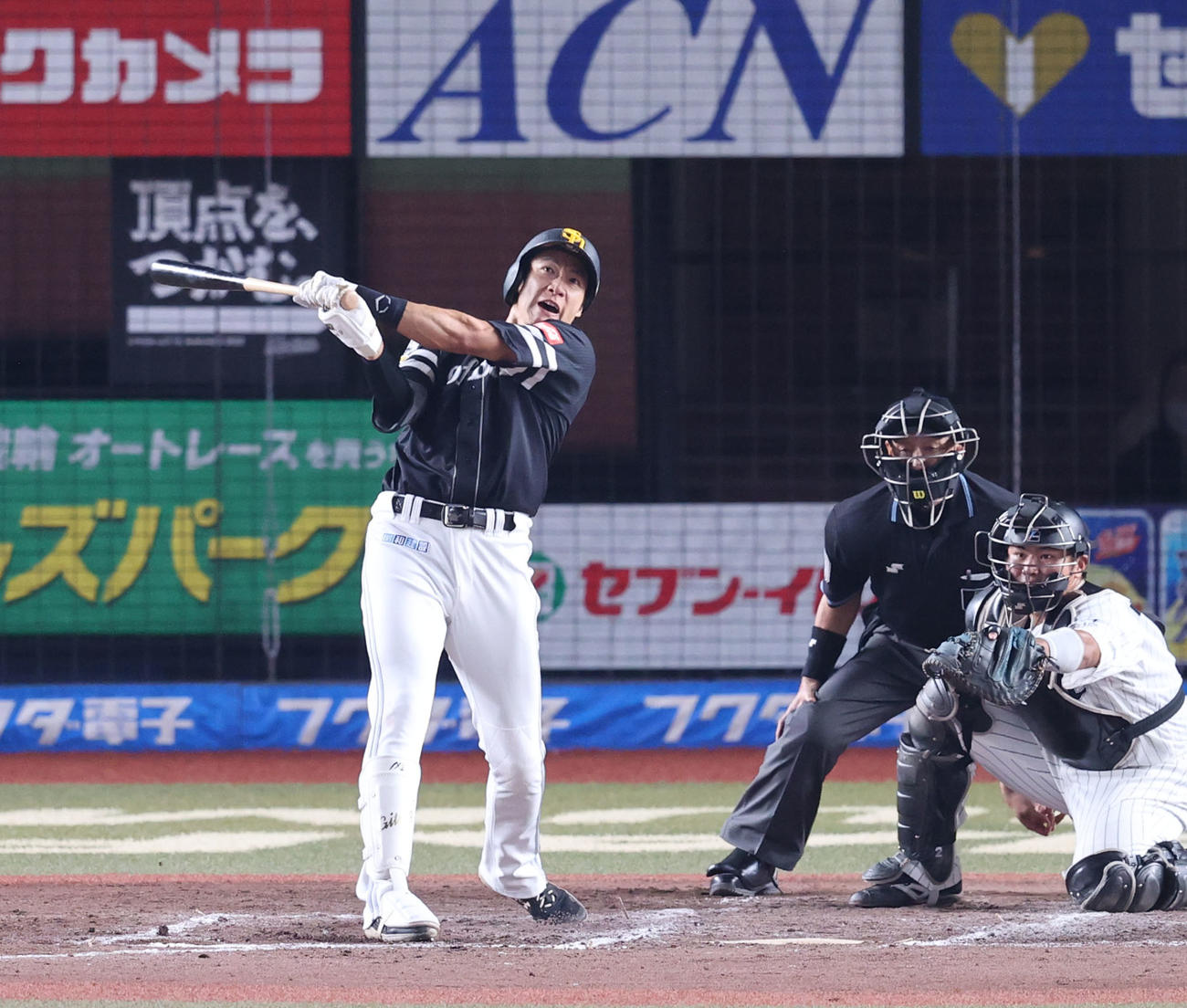 ロッテ対ソフトバンク　4回表ソフトバンク無死、柳田悠岐は左越え本塁打を放つ（撮影・梅根麻紀）