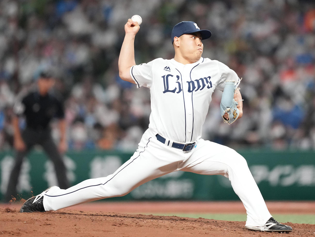 西武対日本ハム　3回表から2番手で登板した西武平良（撮影・鈴木みどり）