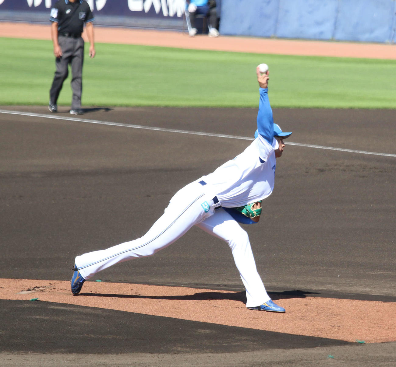 日本ハム対ロッテ　先発で2回2安打3失点だった日本ハム達（撮影・木下大輔）