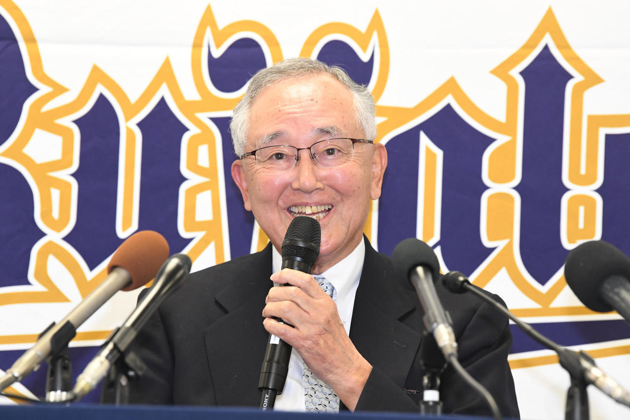 22年1月、今シーズン限りでのオーナー業勇退を表明するオリックス宮内オーナー