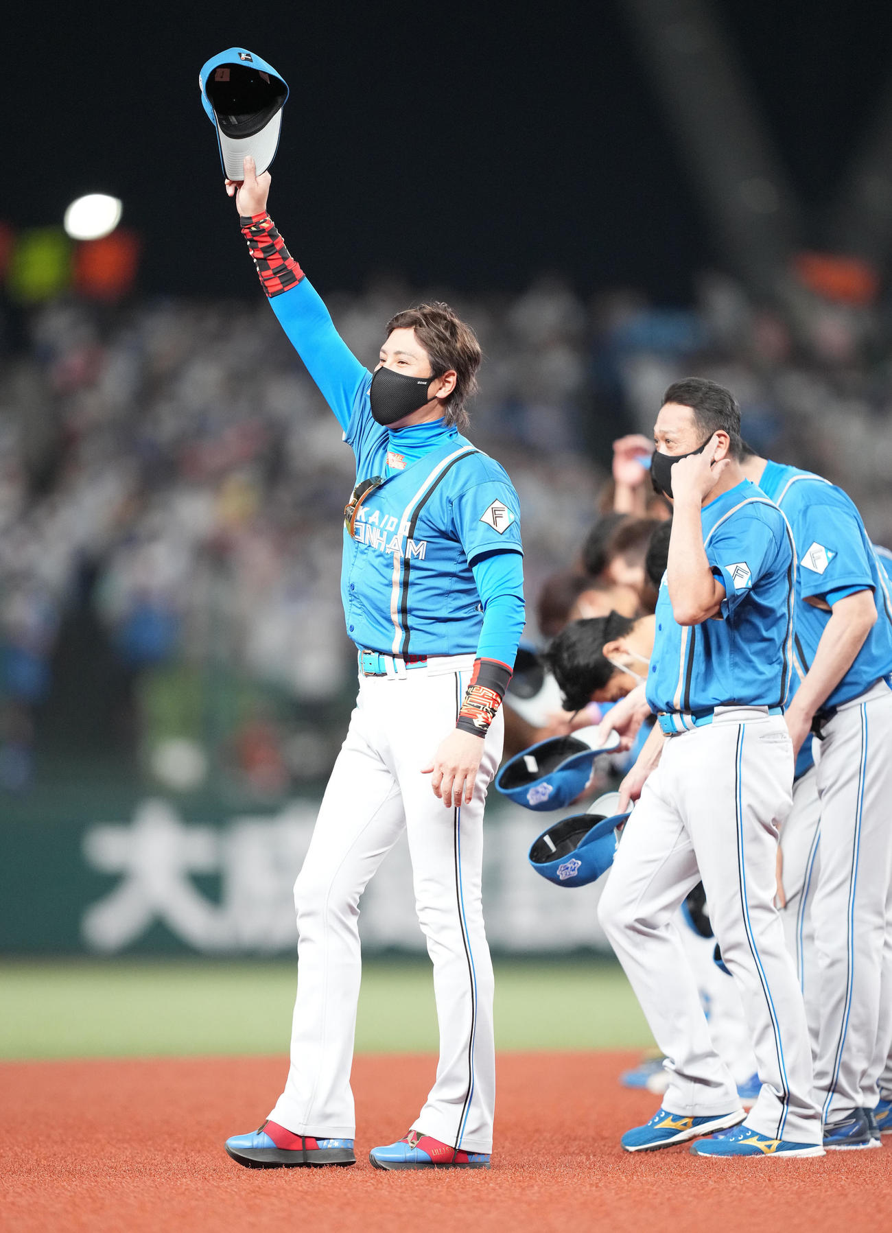 【日本ハム】「BIGBOSS」最後の公式戦　監督席に近藤と松本剛「僕がやってきた野球を」